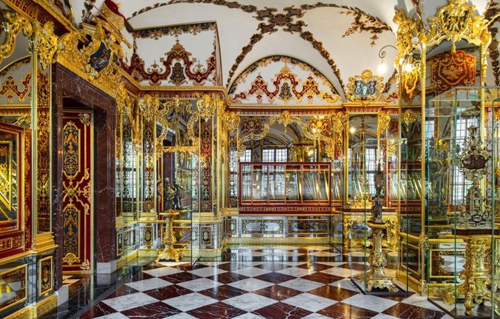 270218 Lezing de collectievorming van de beroemdste musea in Europa